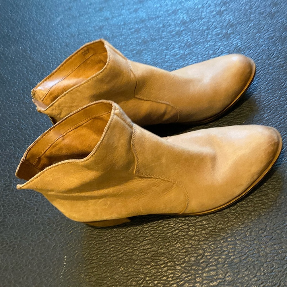 Lucky Brand Nude Booties sz 11 wide ankle